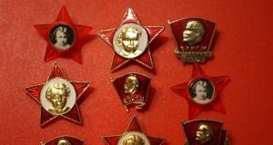 Как и где купить значки пионерские, комсомольские?