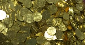 Монета 10 рублей 2002 года. Цена и стоимость на рынке в России