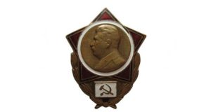 Значок со Сталиным